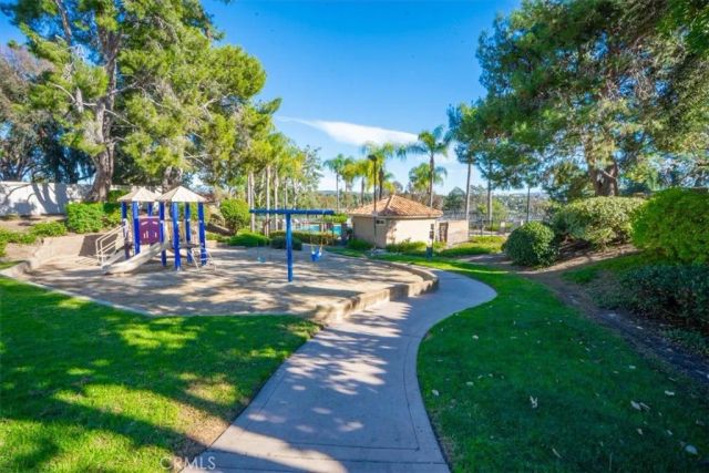 1672 Olympus Loop, Vista, CA 92081