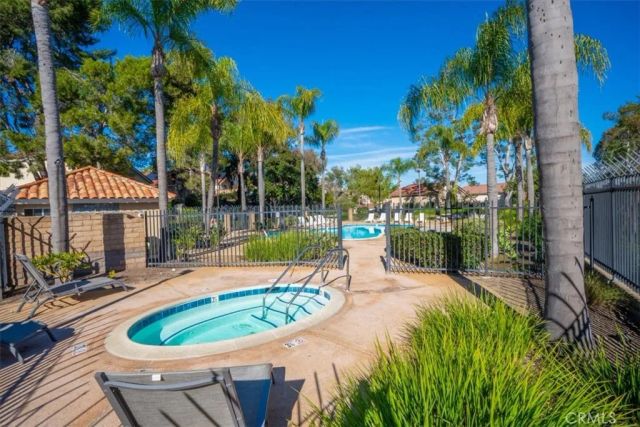 1672 Olympus Loop, Vista, CA 92081