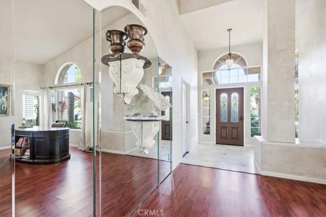 1672 Olympus Loop, Vista, CA 92081