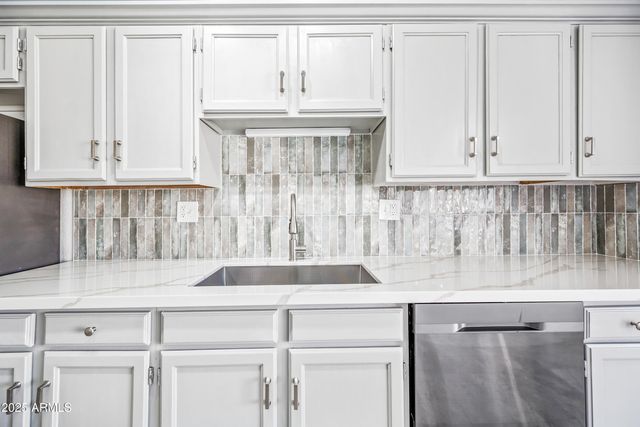 3060 E John Cabot Drive, Phoenix, AZ 85032