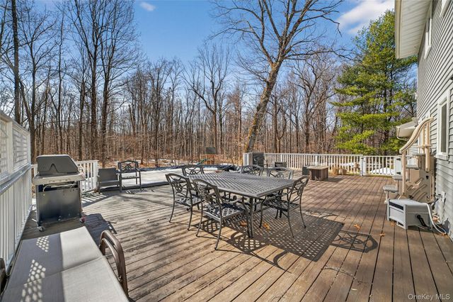 9 Mohawk Lane, Yorktown Heights, NY 10598