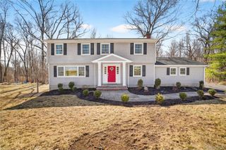 9 Mohawk Lane, Yorktown Heights, NY 10598