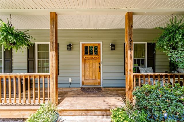 6531 Lakeside Dr, Quinton, VA 23141