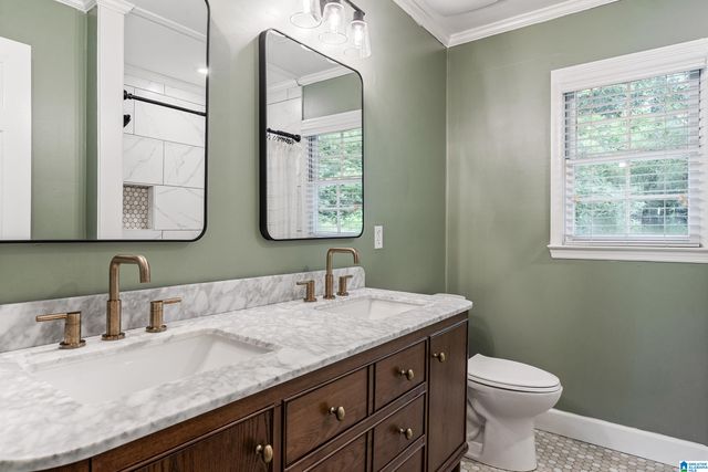 129 S RUN CIRCLE, Hoover, AL 35244