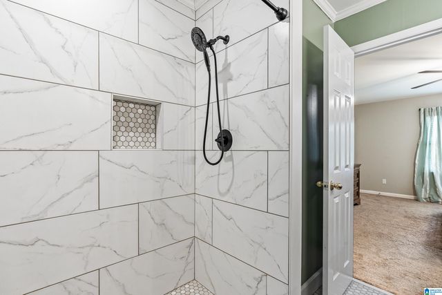 129 S RUN CIRCLE, Hoover, AL 35244