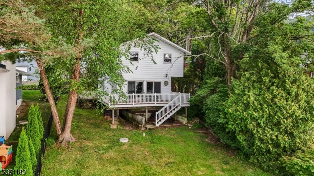 123 Mcgregor Ave, Mount Arlington Boro, NJ 07856