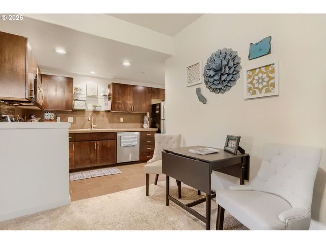 648 Ne ADWICK Dr, Hillsboro, OR 97006
