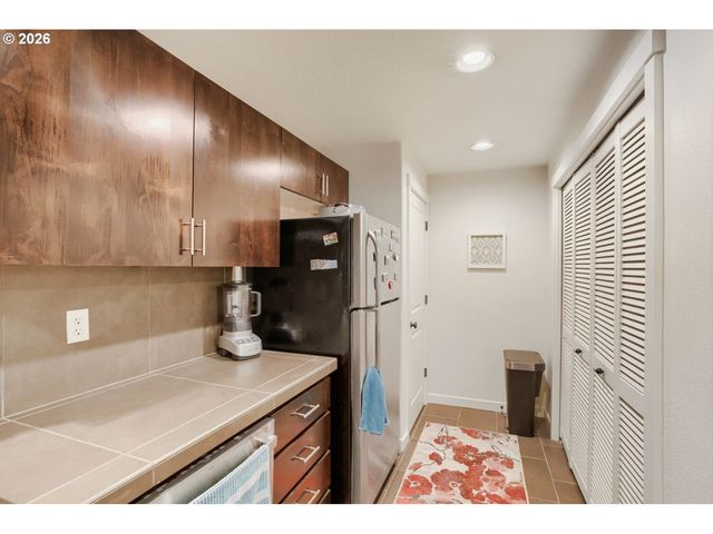 648 Ne ADWICK Dr, Hillsboro, OR 97006