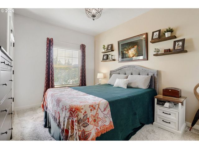 648 Ne ADWICK Dr, Hillsboro, OR 97006