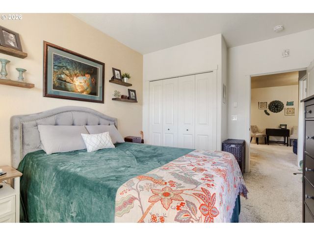 648 Ne ADWICK Dr, Hillsboro, OR 97006