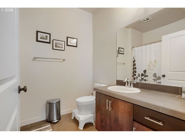 648 Ne ADWICK Dr, Hillsboro, OR 97006
