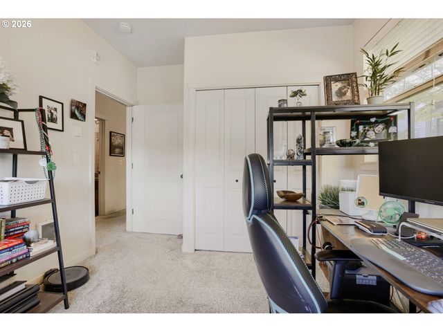 648 Ne ADWICK Dr, Hillsboro, OR 97006