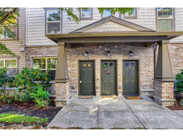 648 Ne ADWICK Dr, Hillsboro, OR 97006