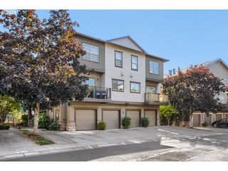 648 Ne ADWICK Dr, Hillsboro, OR 97006