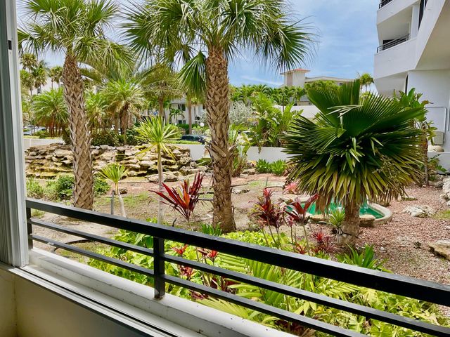 3589 S Ocean Boulevard 30, South Palm Beach, FL 33480