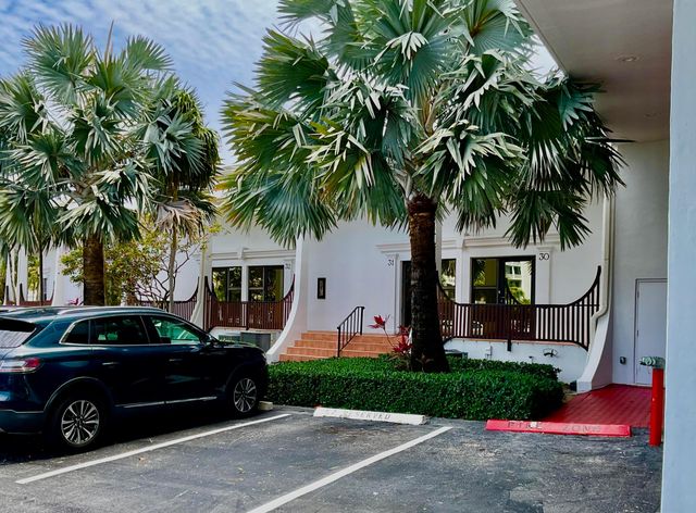 3589 S Ocean Boulevard 30, South Palm Beach, FL 33480