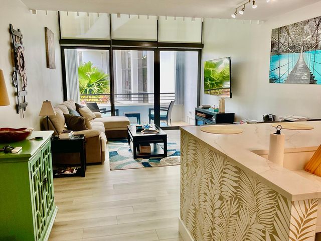 3589 S Ocean Boulevard 30, South Palm Beach, FL 33480