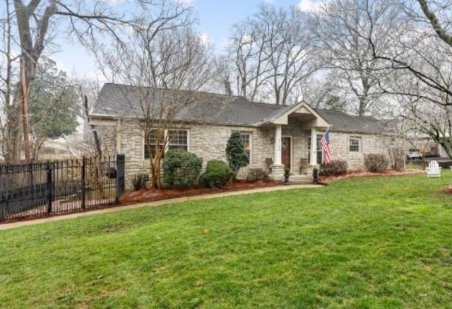 3724 Woodmont Ln, Nashville, TN 37215