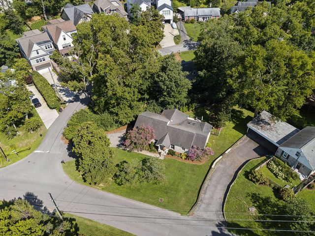 3724 Woodmont Ln, Nashville, TN 37215