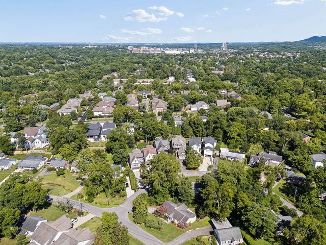 3724 Woodmont Ln, Nashville, TN 37215