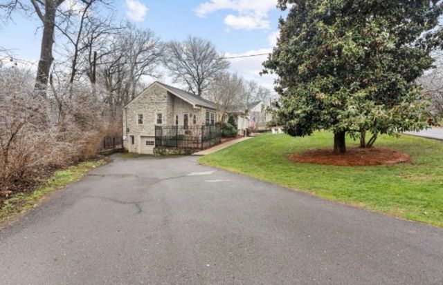 3724 Woodmont Ln, Nashville, TN 37215