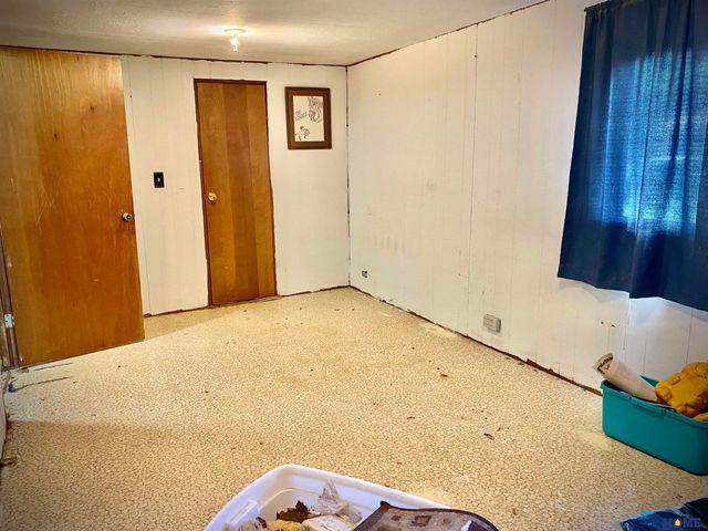 1315 Tuxedo Park Road, Crete, NE 68333