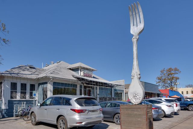 108 E 46th ST, Austin, TX 78751