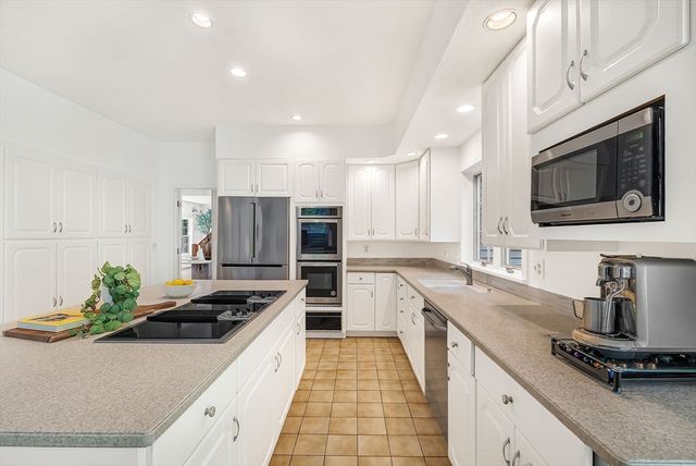 20 Old Rd, Weston, MA 02493
