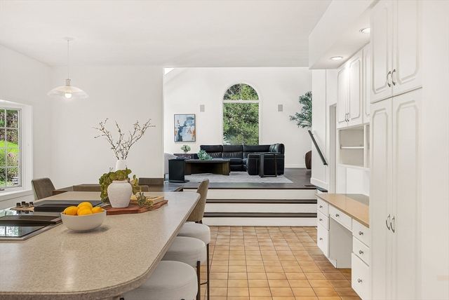 20 Old Rd, Weston, MA 02493