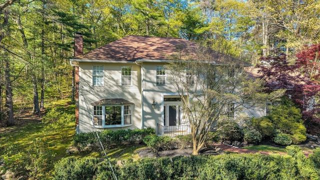 20 Old Rd, Weston, MA 02493