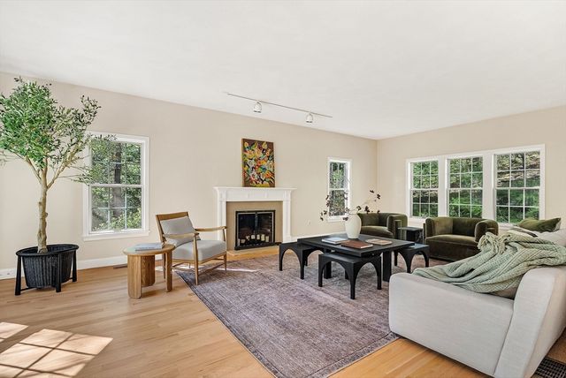 20 Old Rd, Weston, MA 02493