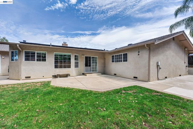1147 Lomitas Ave, Livermore, CA 94550