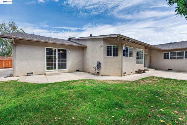 1147 Lomitas Ave, Livermore, CA 94550
