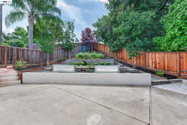 1147 Lomitas Ave, Livermore, CA 94550