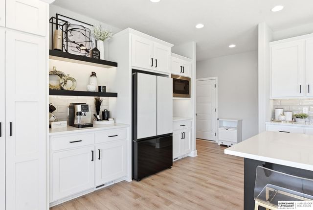 12621 S 73rd Street, Papillion, NE 68046