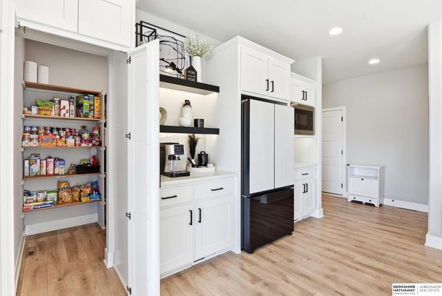 12621 S 73rd Street, Papillion, NE 68046