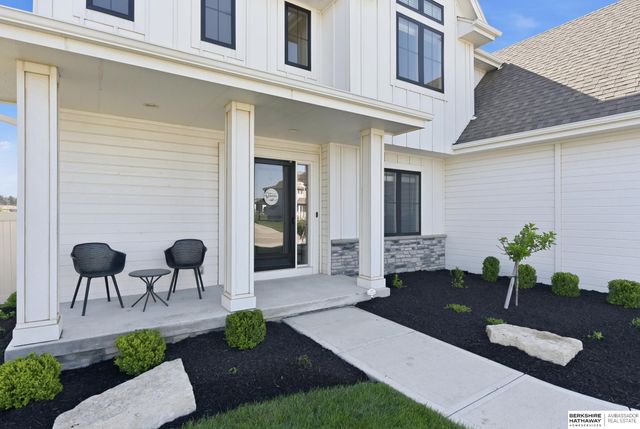 12621 S 73rd Street, Papillion, NE 68046