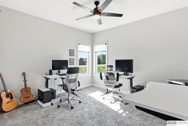 12621 S 73rd Street, Papillion, NE 68046