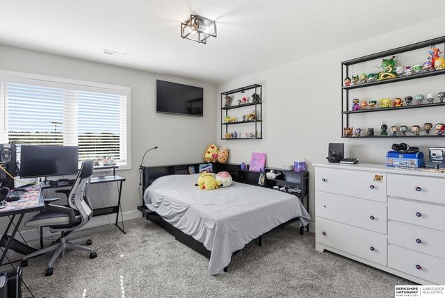 12621 S 73rd Street, Papillion, NE 68046