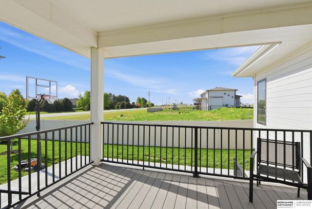 12621 S 73rd Street, Papillion, NE 68046