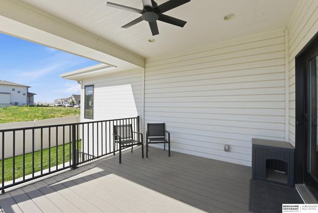 12621 S 73rd Street, Papillion, NE 68046