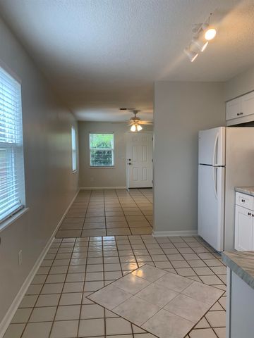 290 Floridian Ave A, St Augustine, FL 32080