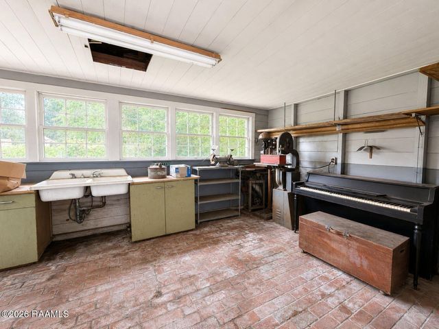 1010 Alcide Bonin Road, Breaux Bridge, LA 70517
