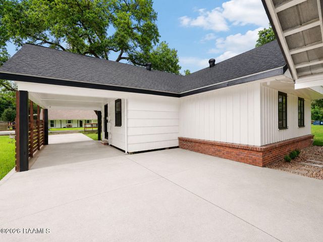 1010 Alcide Bonin Road, Breaux Bridge, LA 70517