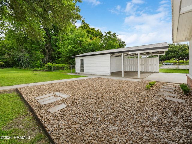 1010 Alcide Bonin Road, Breaux Bridge, LA 70517