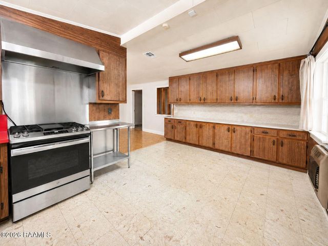 1010 Alcide Bonin Road, Breaux Bridge, LA 70517