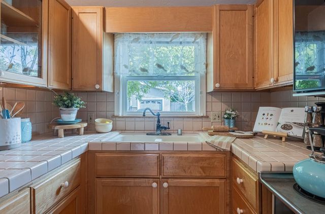 516 8th Street, Pacific Grove, CA 93950