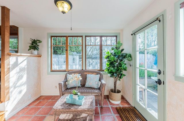 516 8th Street, Pacific Grove, CA 93950