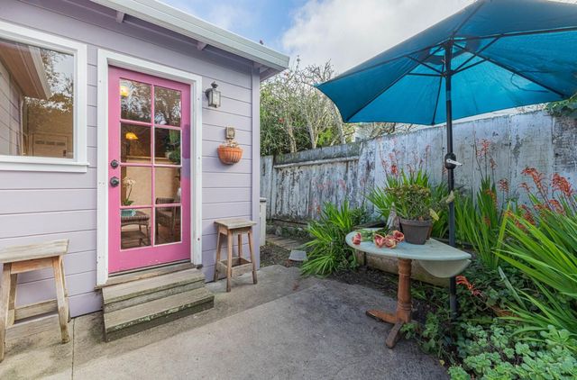 516 8th Street, Pacific Grove, CA 93950