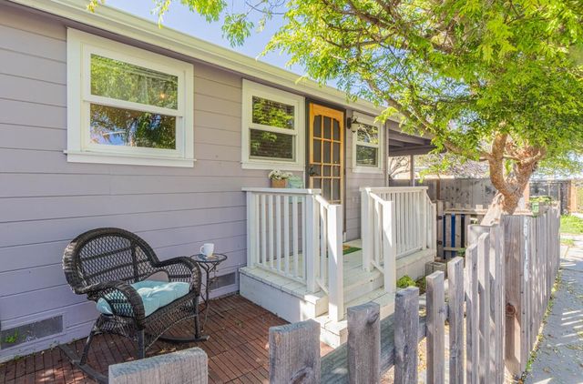 516 8th Street, Pacific Grove, CA 93950